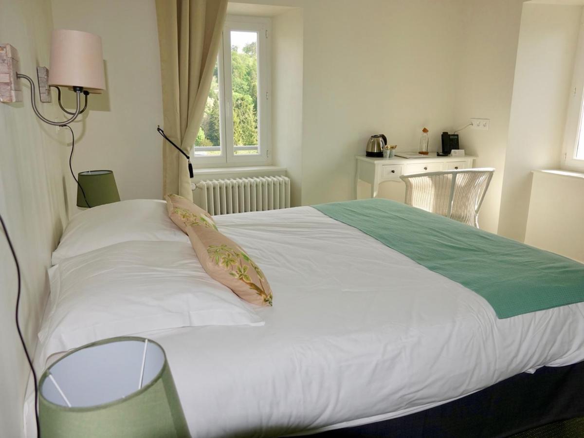 Logis Hotel De Paris Murol Exteriör bild