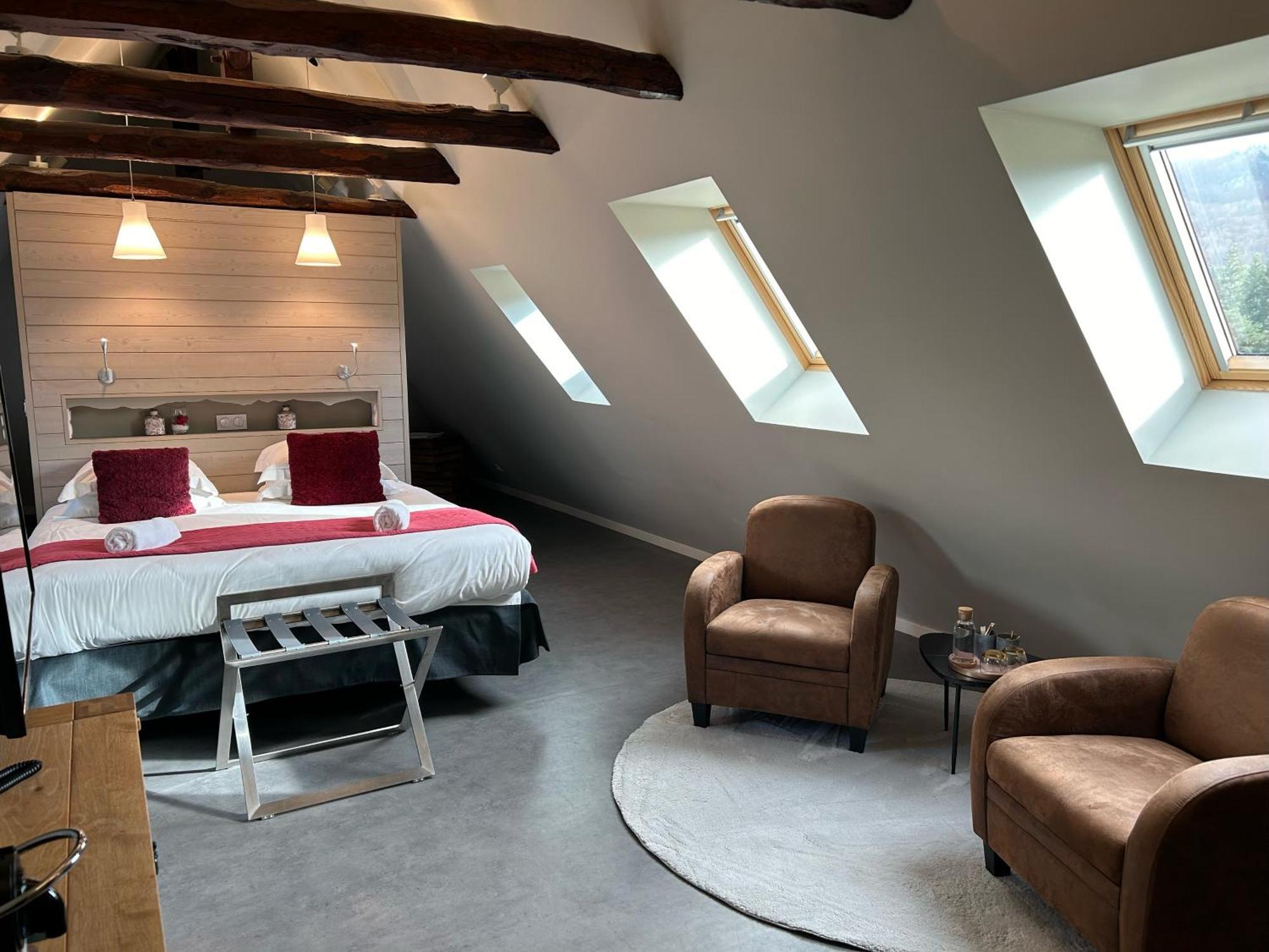 Logis Hotel De Paris Murol Exteriör bild
